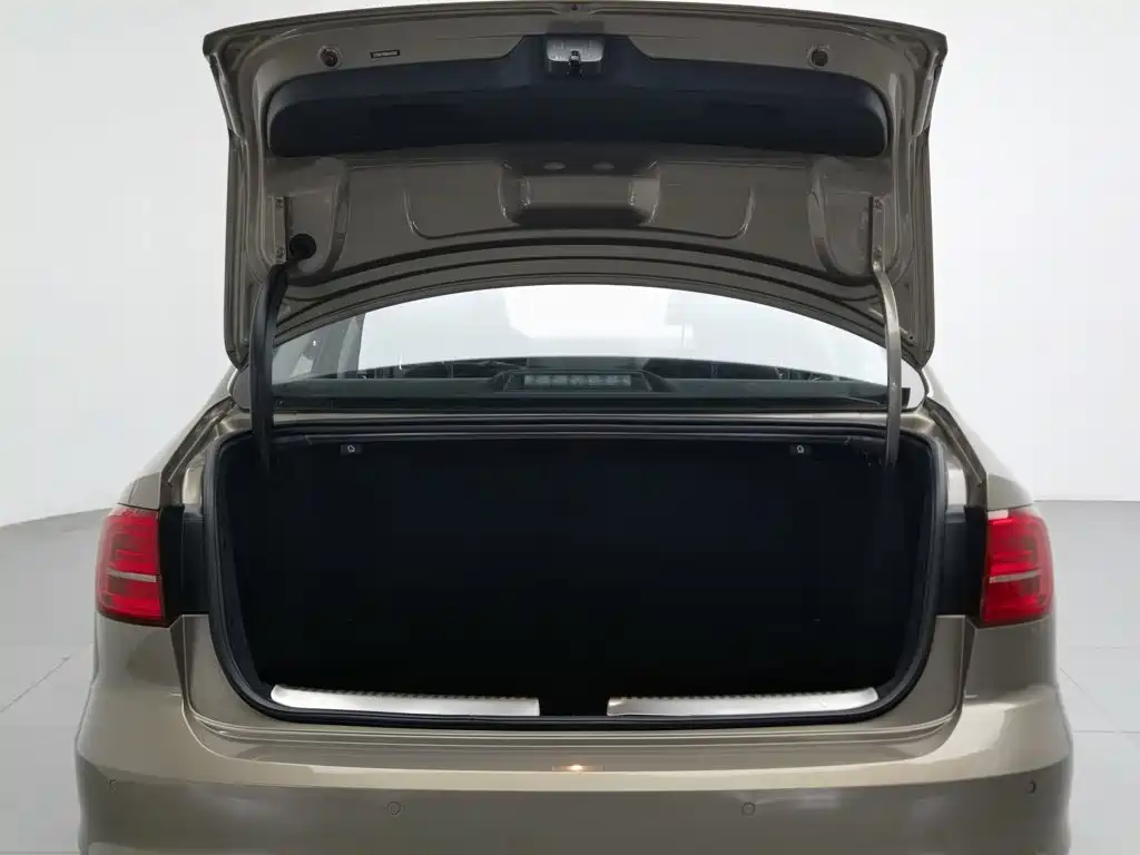 Volkswagen Sagitar — миниатюра 16