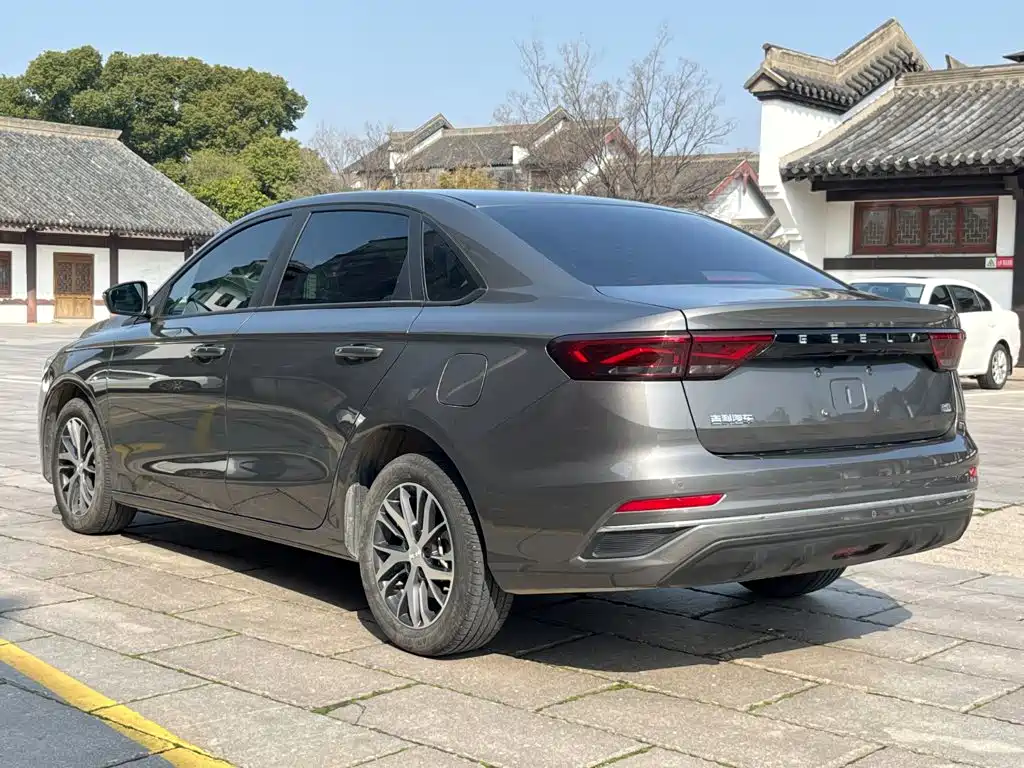 Geely Emgrand — миниатюра 4