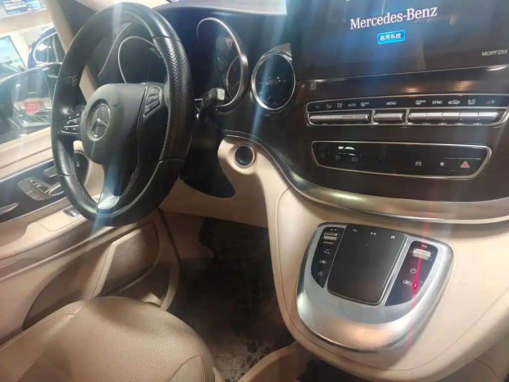 Mercedes-Benz V-Class — миниатюра 12