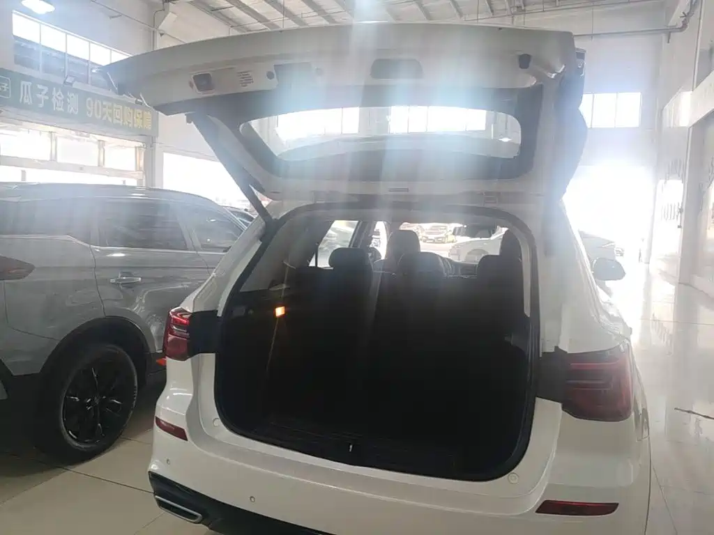 Roewe RX5 New Energy — миниатюра 19
