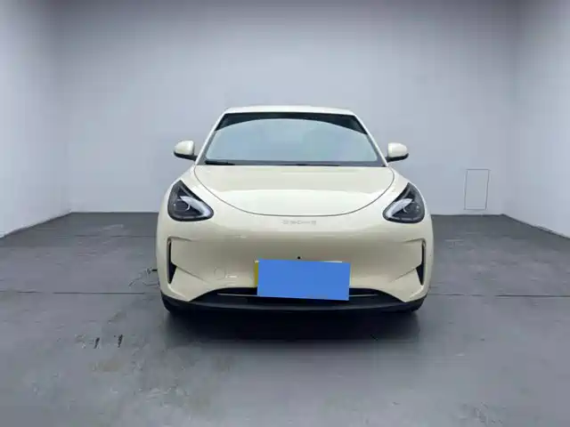 2025 Geely Xingyuan