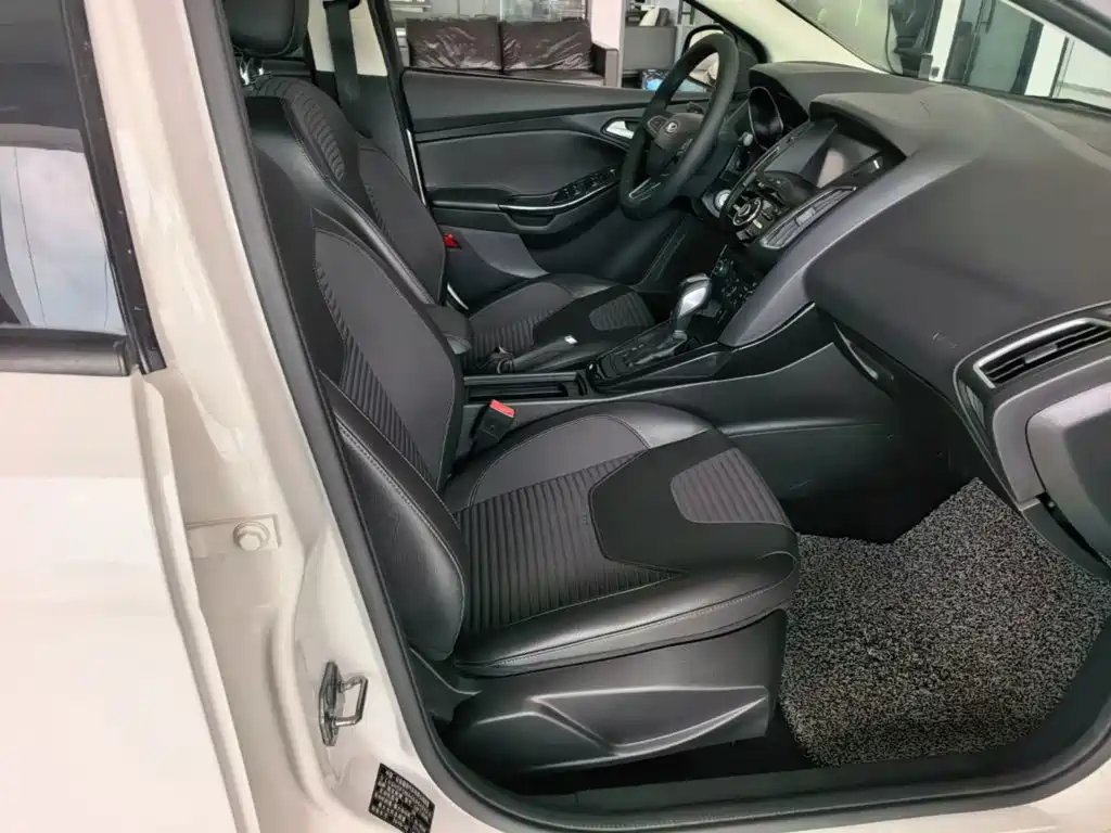 Ford Focus — миниатюра 25
