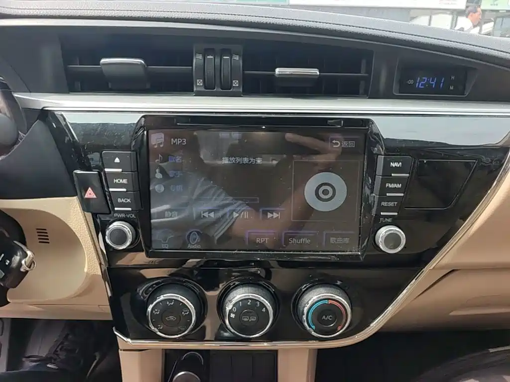 Toyota Corolla — миниатюра 13