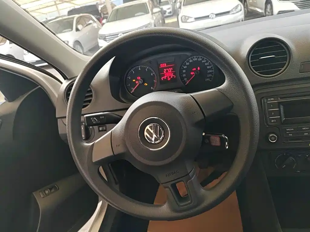Volkswagen Jetta — миниатюра 11