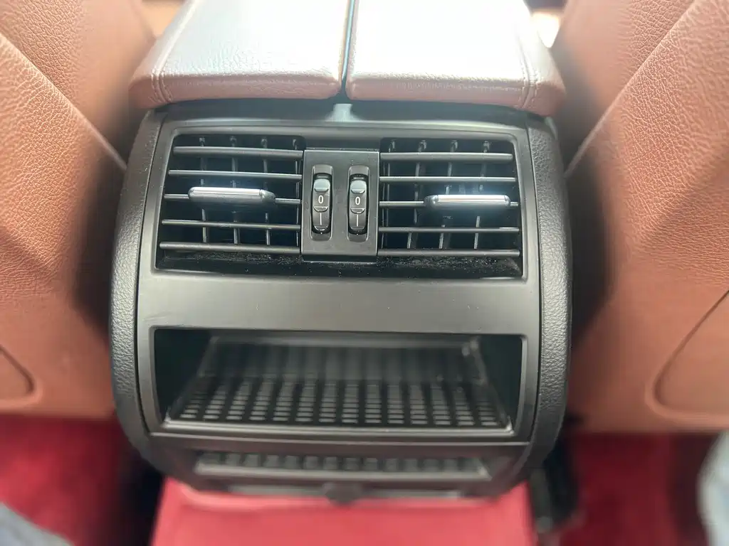 BMW 5 Series — миниатюра 15