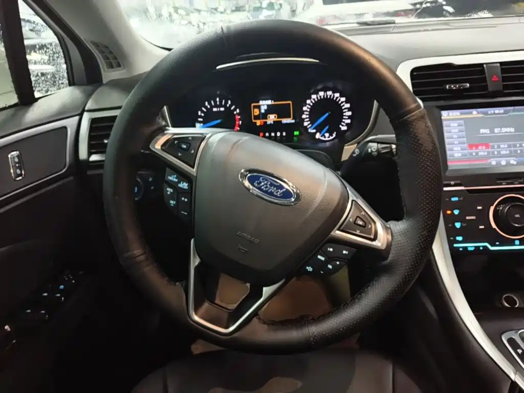 Ford Mondeo — миниатюра 11