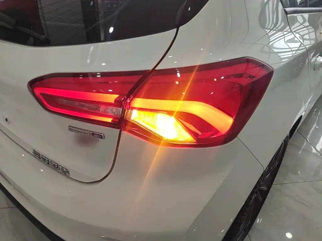 Ford Focus — миниатюра 8