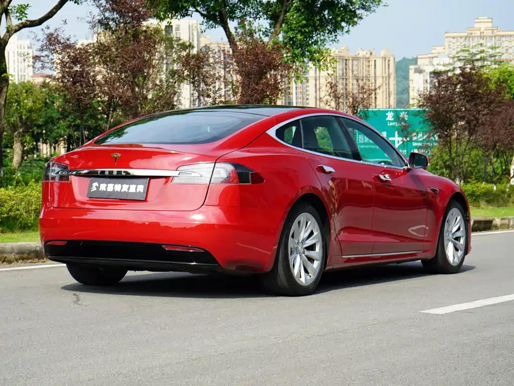 Tesla Model S — миниатюра 4