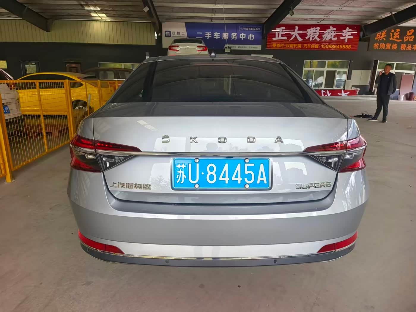 Skoda Superb 1.4 л 2023 г. шампань/коричневый, пробег 14000 км