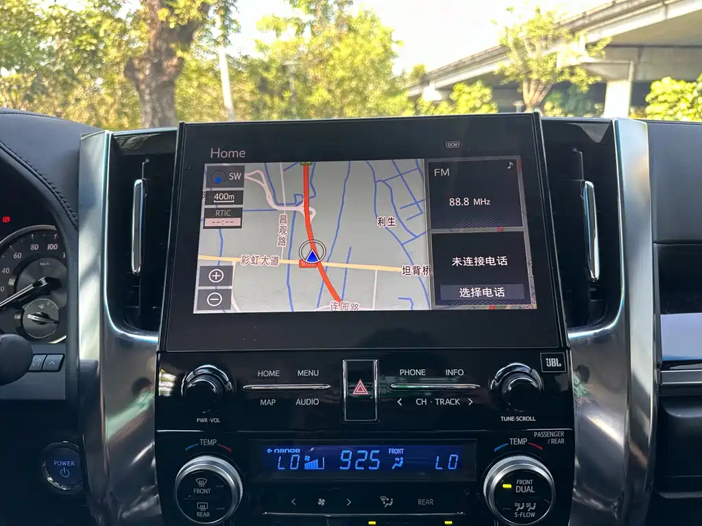 Toyota Vellfire — миниатюра 14