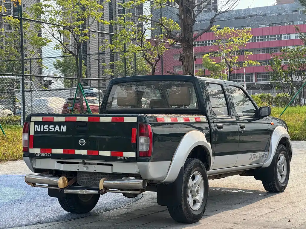 Nissan D22 — миниатюра 5