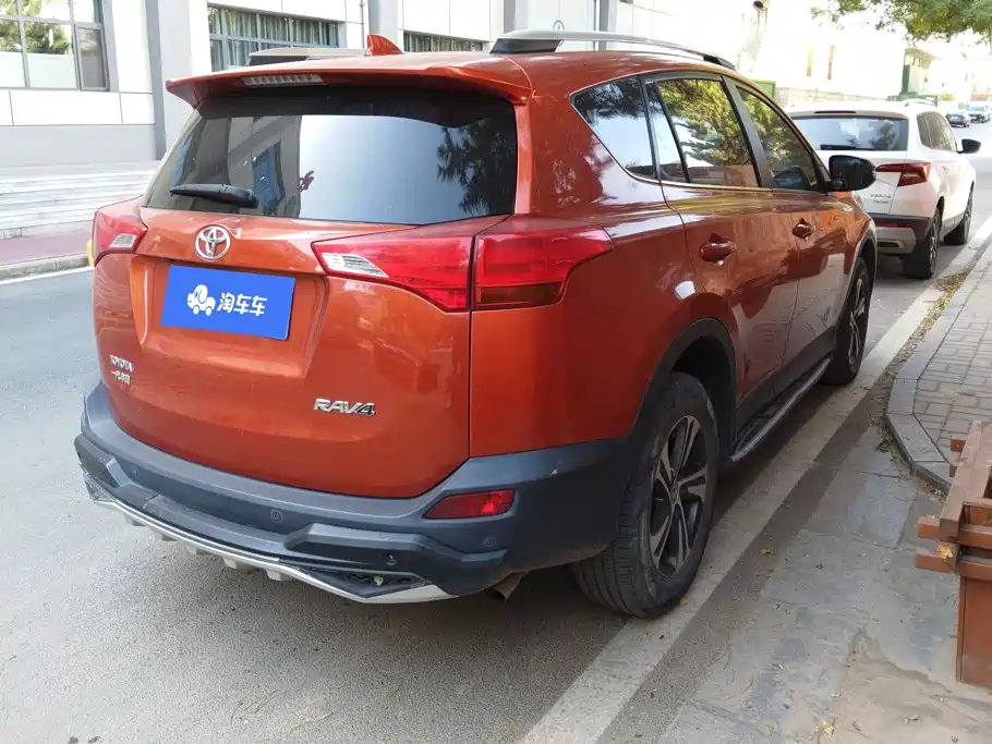 Toyota RAV4 — миниатюра 3
