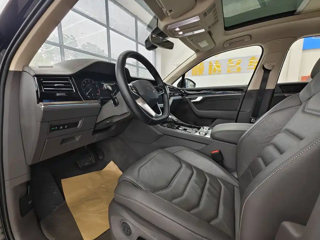 Volkswagen Touareg 2021 3.0TSI Sport