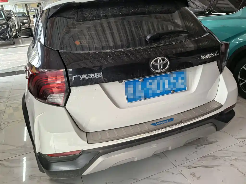 Toyota Yaris L — миниатюра 5