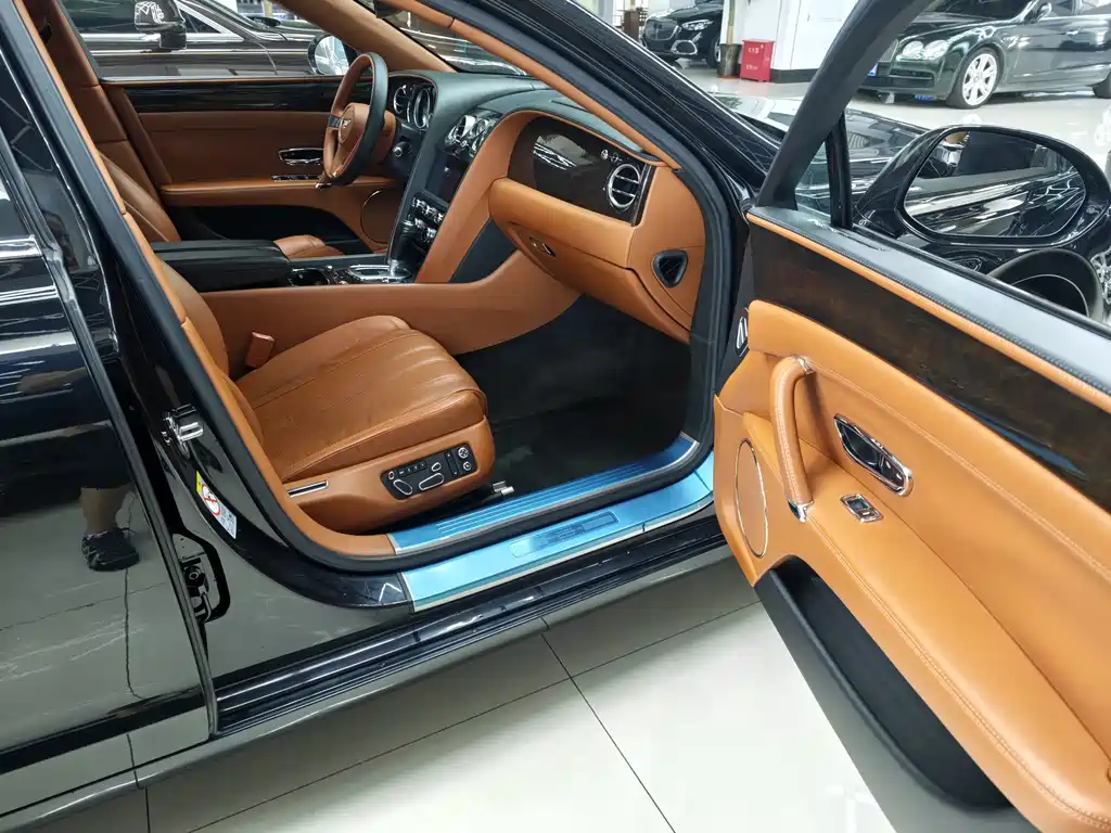 Bentley Flying Spur — миниатюра 9