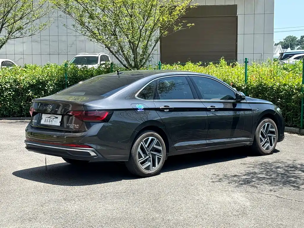 Volkswagen Sagitar 2025 300TSI DSG