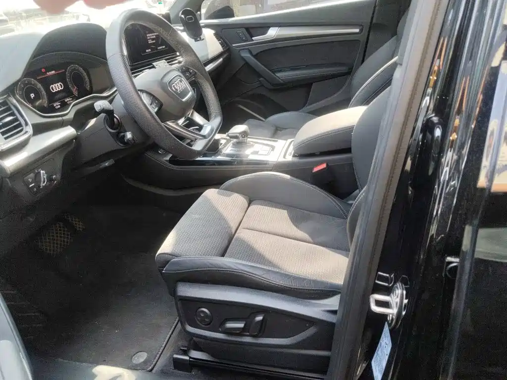 Audi Q5L Sportback — миниатюра 11