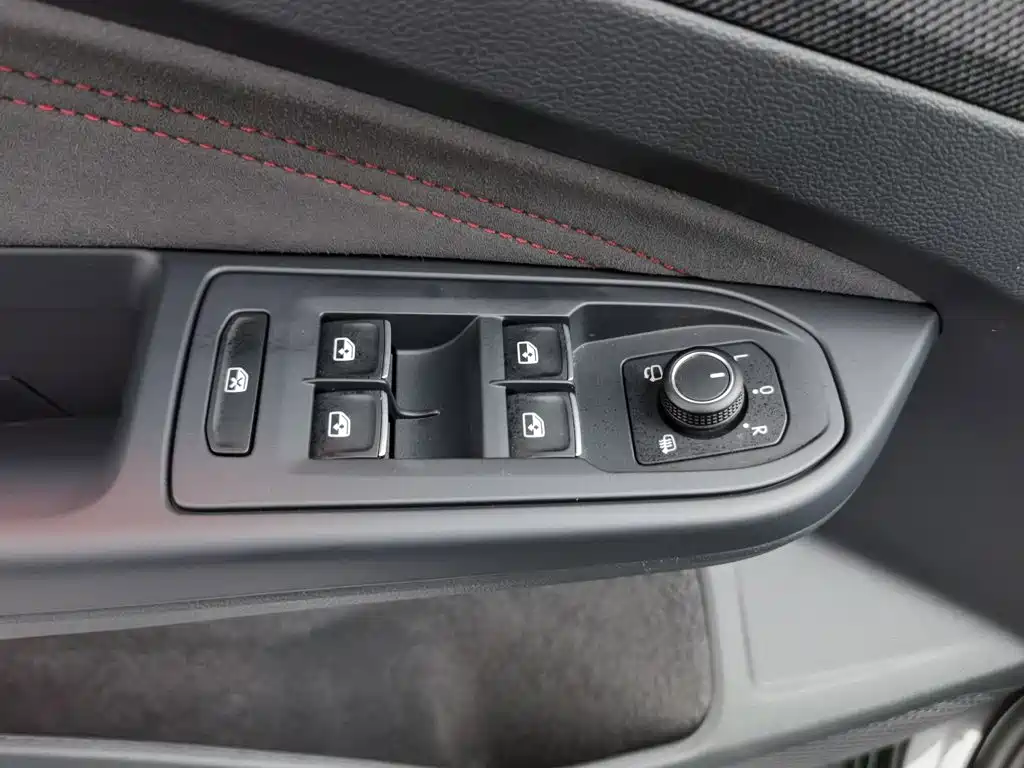 Volkswagen Golf GTI — миниатюра 9