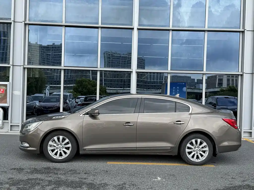 Buick LaCrosse — миниатюра 3