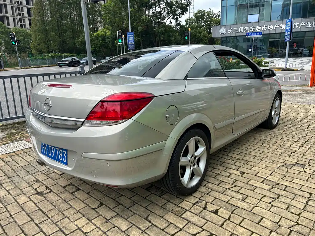 Opel Astra — миниатюра 4