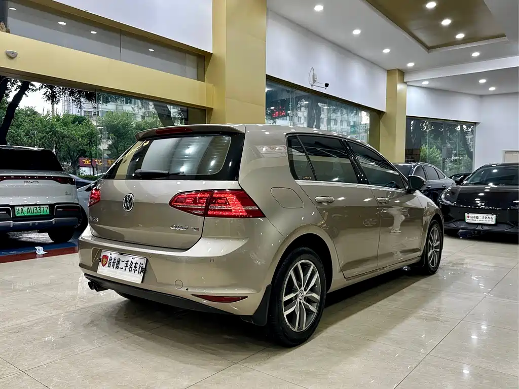 Volkswagen Golf 2016 230TSI AT Luxury