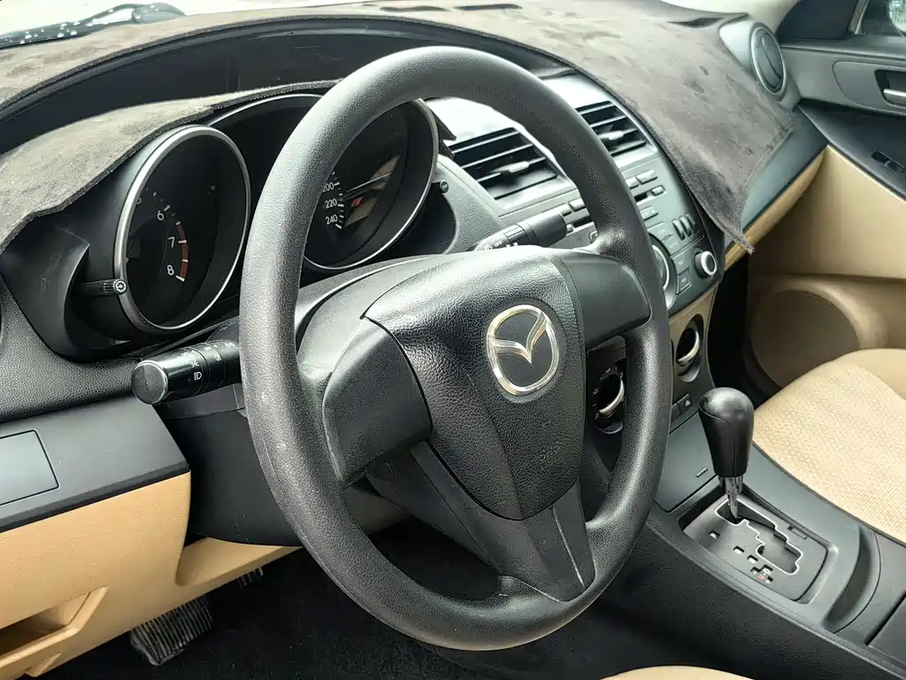 Mazda Mazda3 3 2011 1.6L AT Comfort