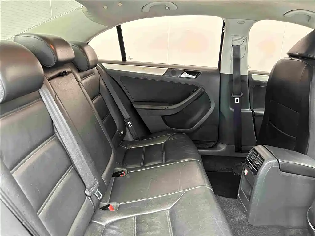 Volkswagen Sagitar — миниатюра 7