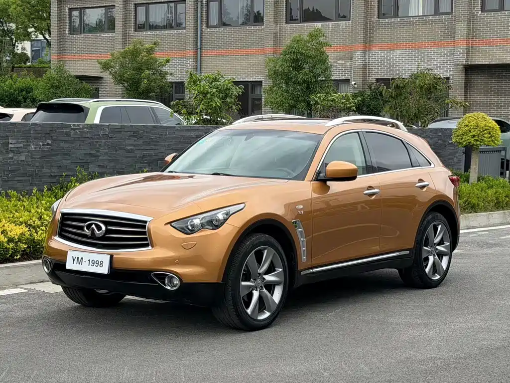 Infiniti QX70