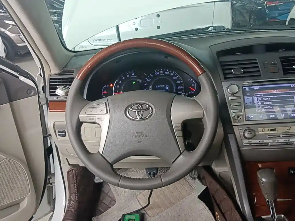 Toyota Camry — миниатюра 11