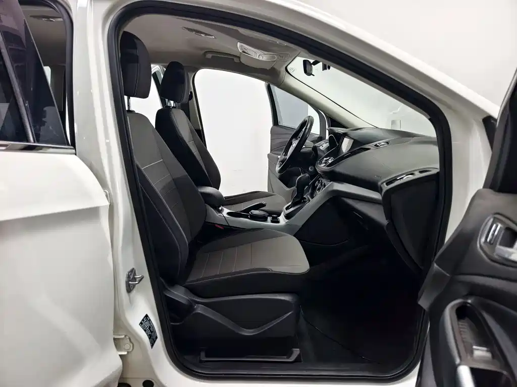 Ford Kuga — миниатюра 13