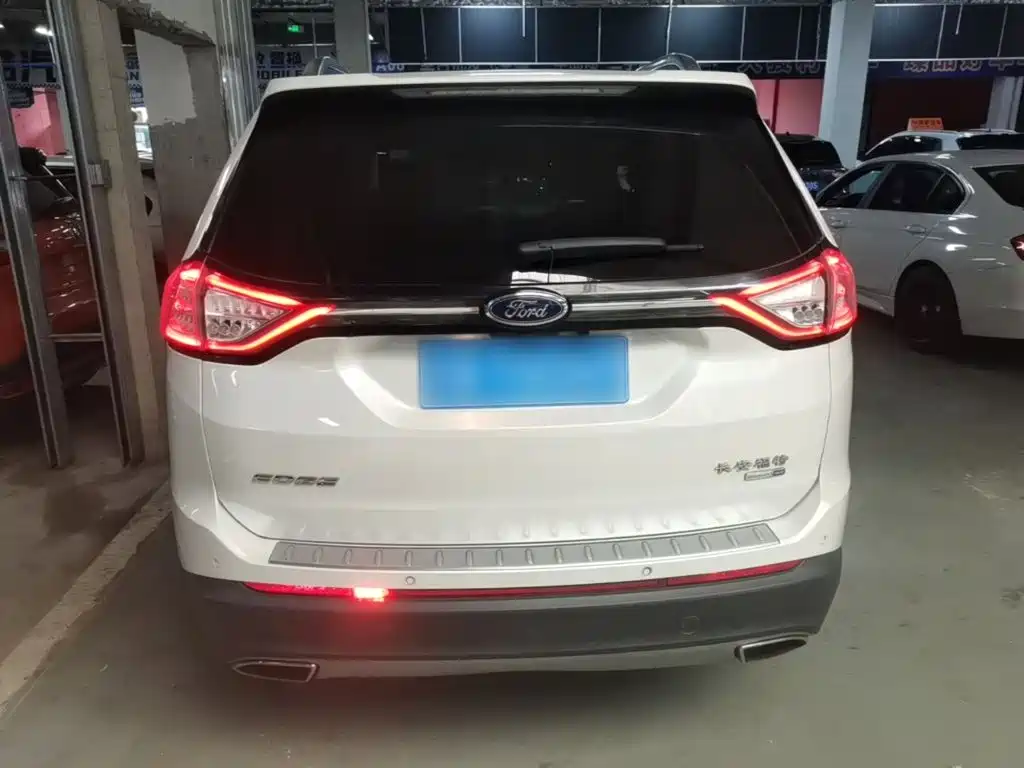 Ford Edge — миниатюра 6
