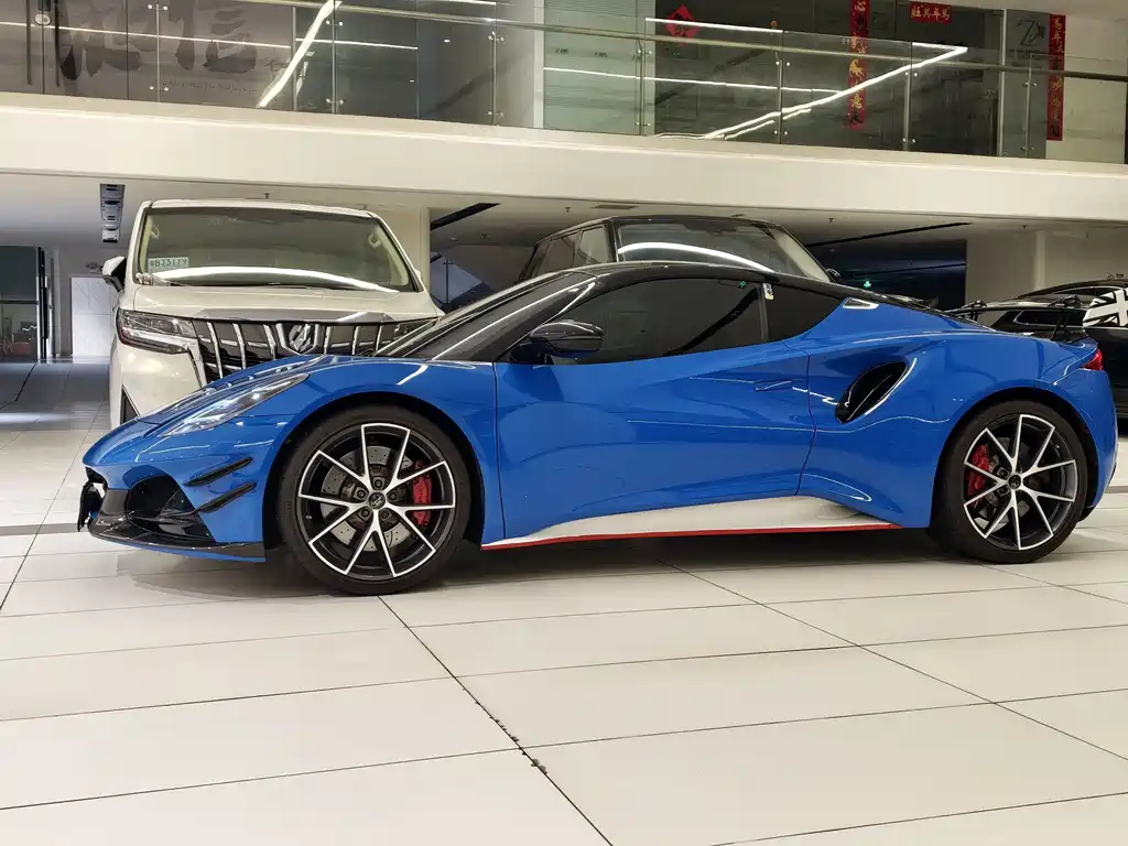Lotus Emira — миниатюра 3