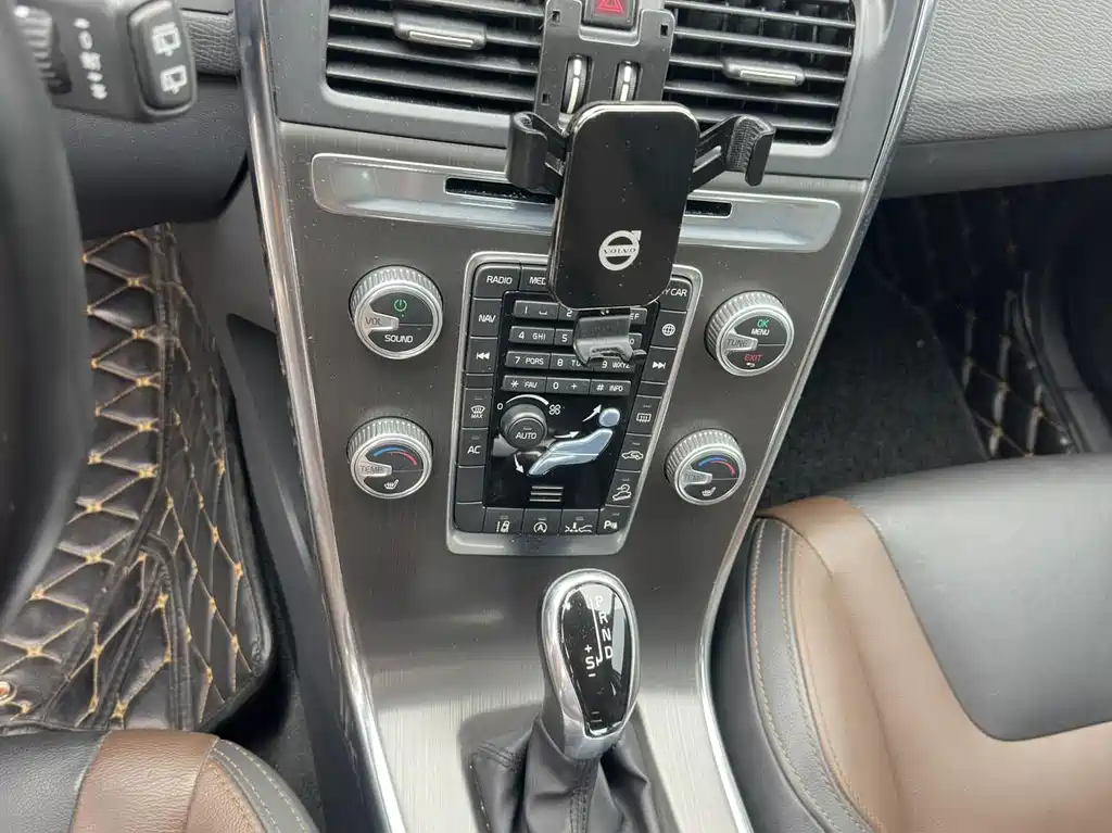 Volvo XC60 — миниатюра 10