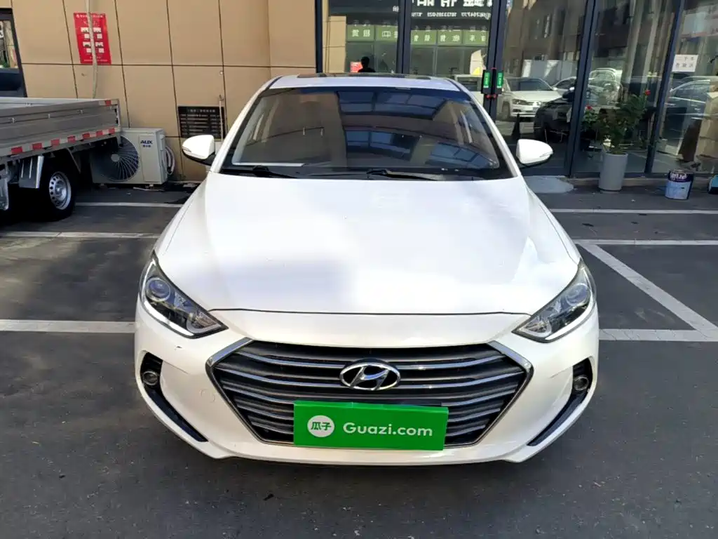 Hyundai Elantra — миниатюра 3