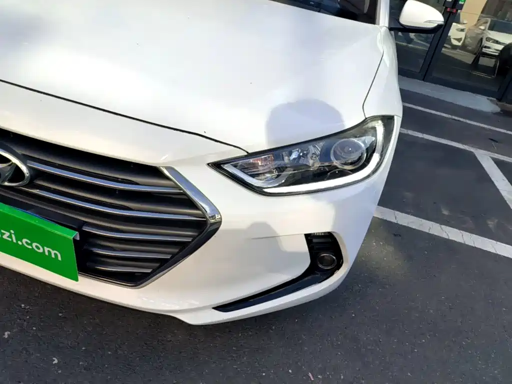 Hyundai Elantra — миниатюра 24