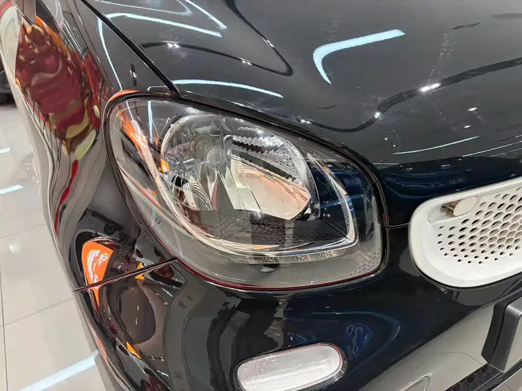 smart Smart Fortwo — миниатюра 12