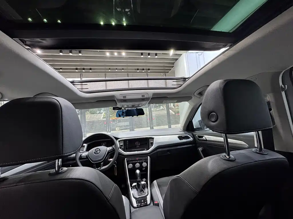 VOLKSWAGEN T ROC EXPLORING SONGS