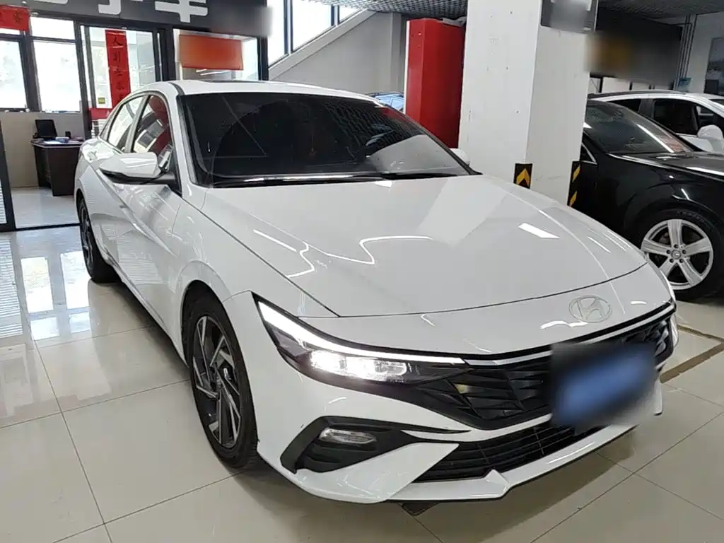 Hyundai Elantra — миниатюра 4