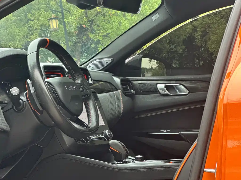 LYNK & CO. 02 HATCHBACK