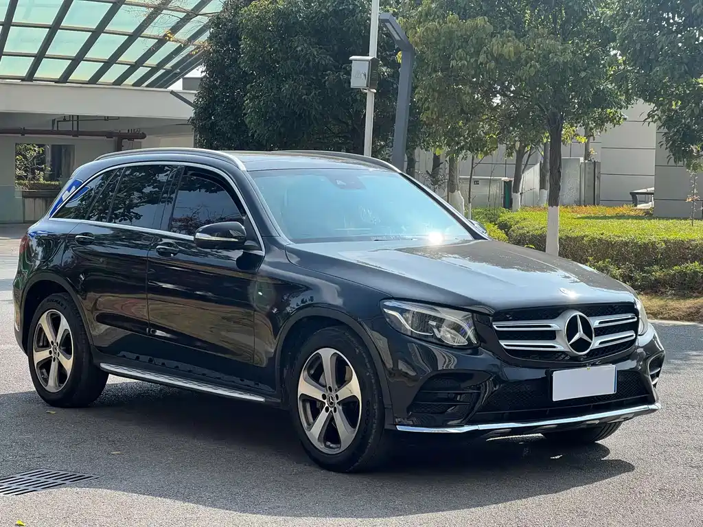 MERCEDES-BENZ GLC