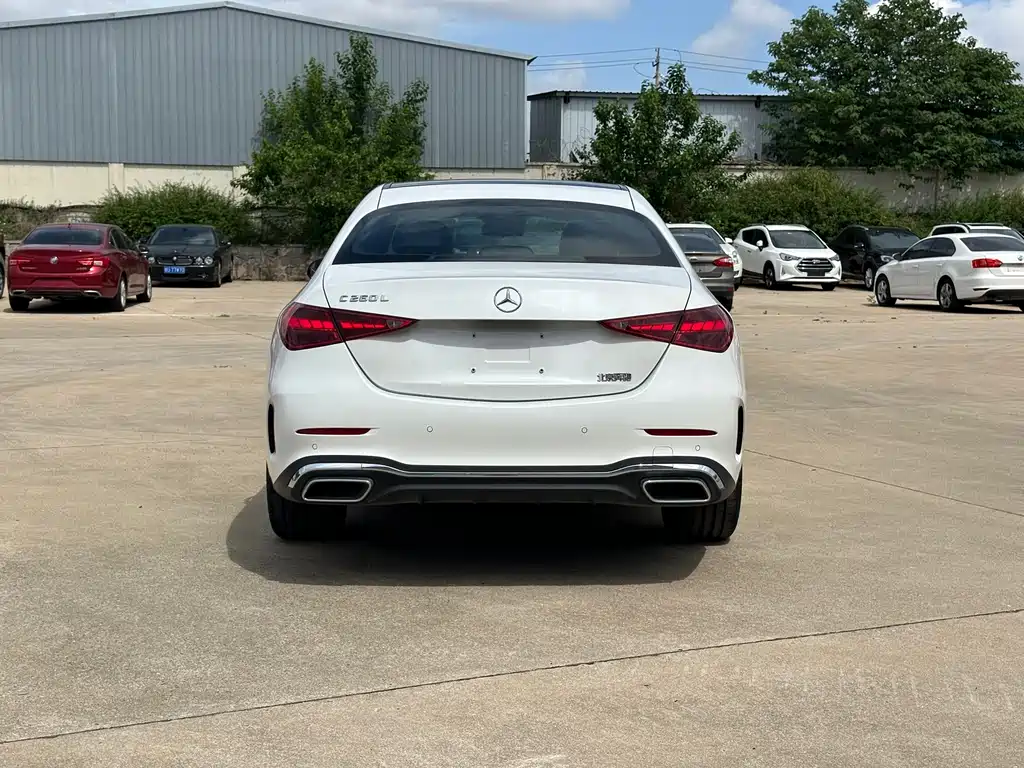 Mercedes-Benz C-Class — миниатюра 11