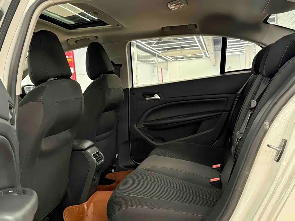 Peugeot 408 — миниатюра 16