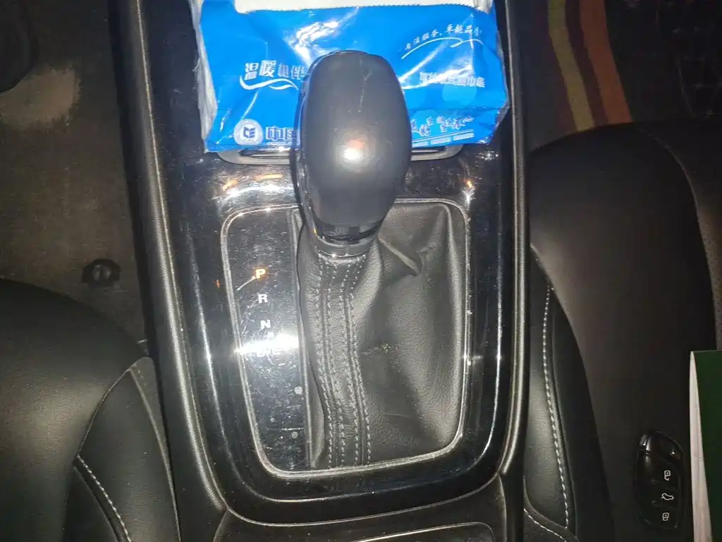 Roewe i5 — миниатюра 10