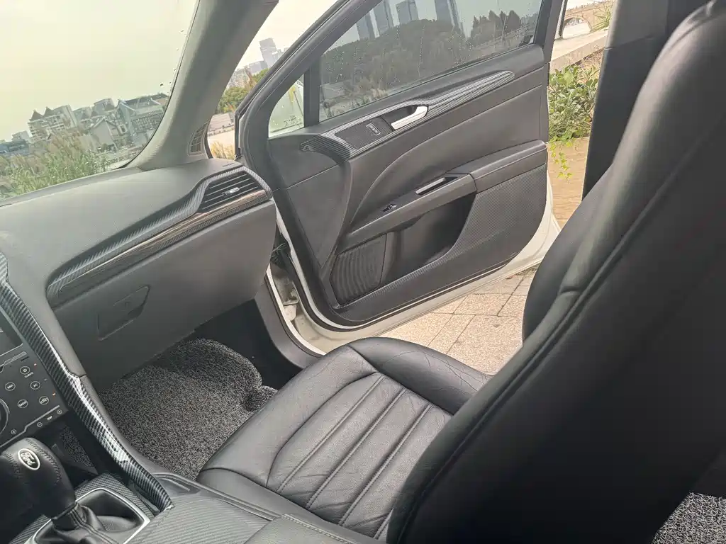 Ford Mondeo — миниатюра 6