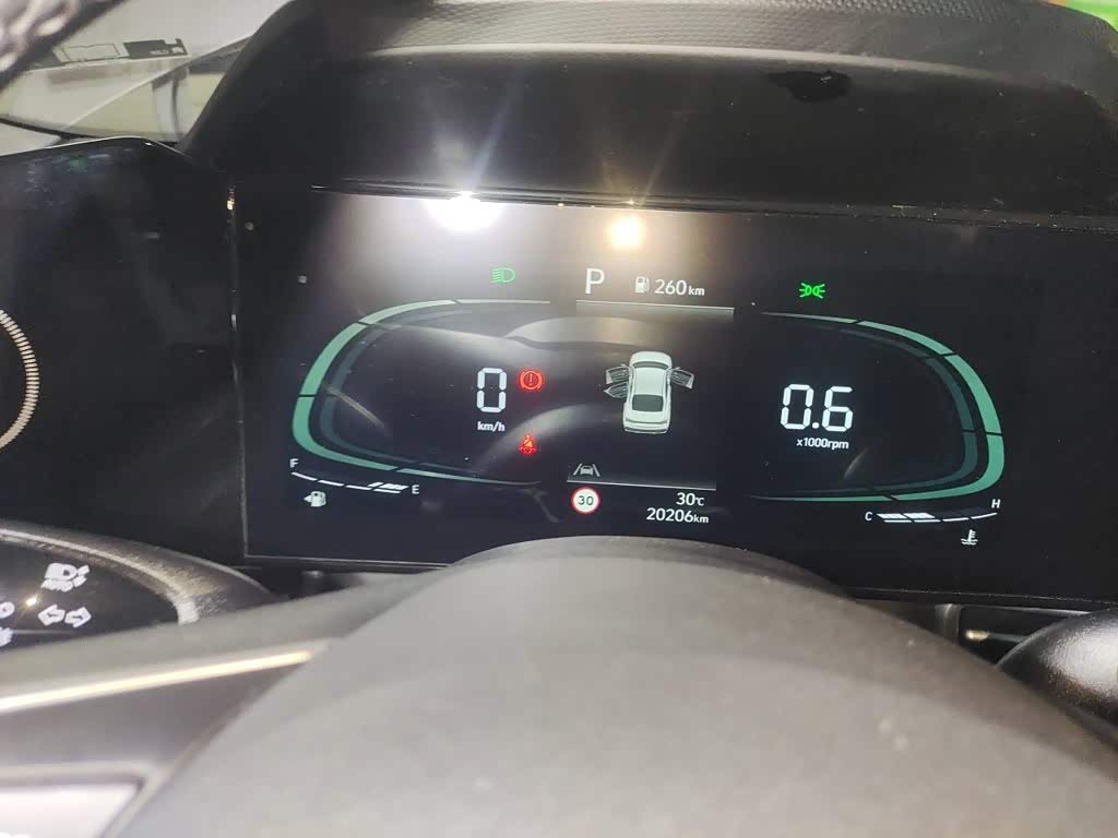 Hyundai Elantra 1.5 л 2024 г. Белый, пробег 20200 км