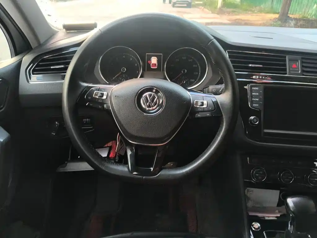 Volkswagen Tiguan L — миниатюра 11