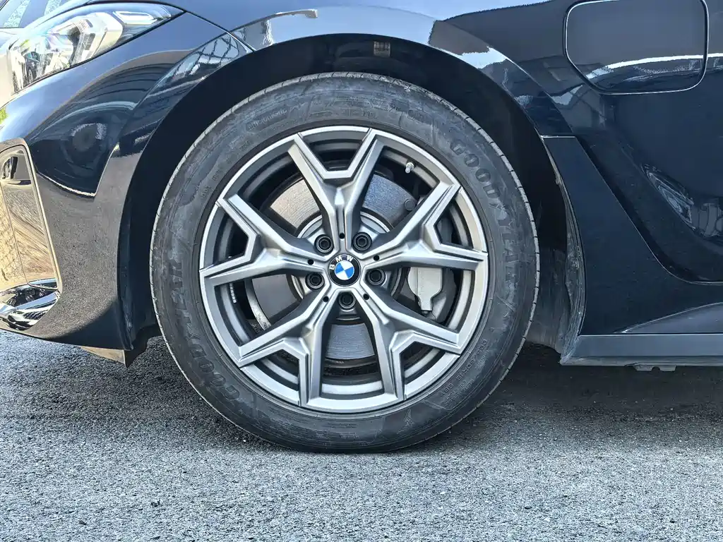 BMW i3 2025 eDrive 35 L