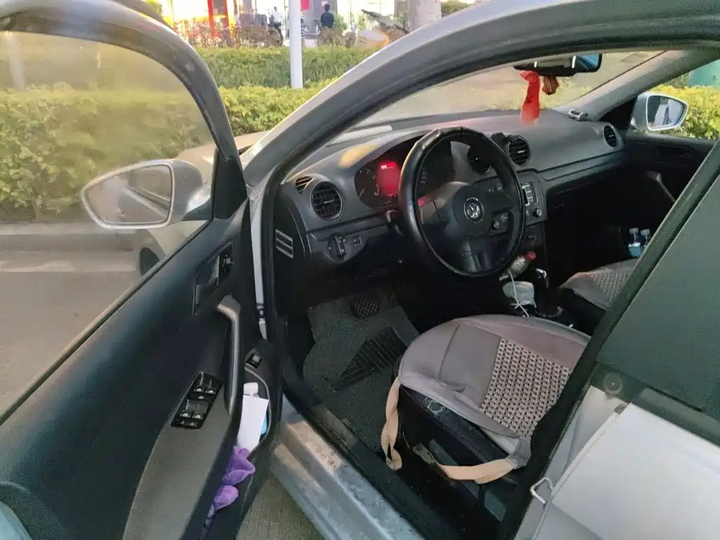 Volkswagen Jetta — миниатюра 14