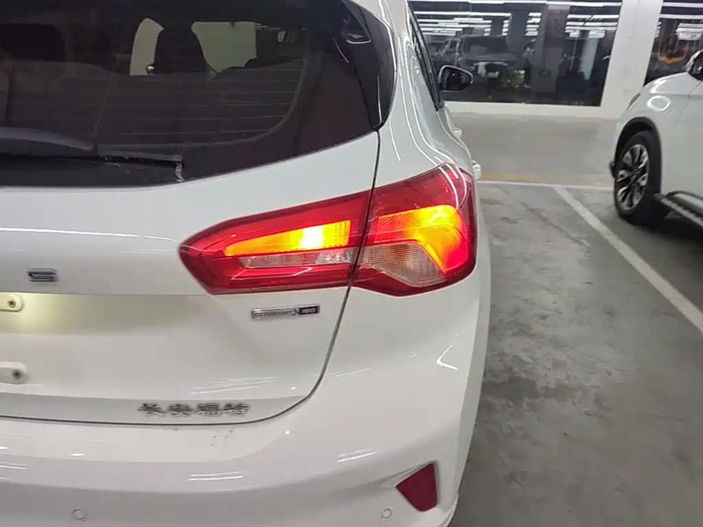 Ford Focus — миниатюра 8