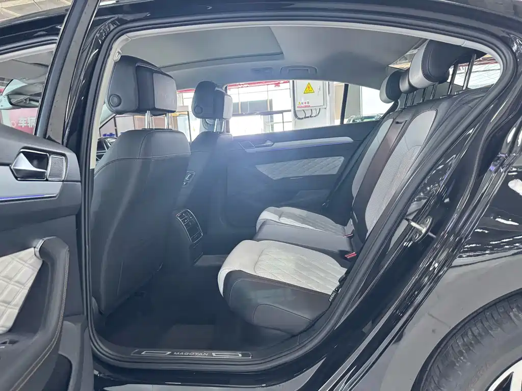 Volkswagen Magotan 2025 330TSI DSG Luxury